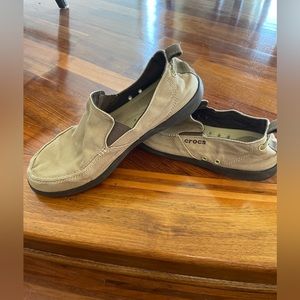 Crocs Walu Men’s size 13, canvas loafers
